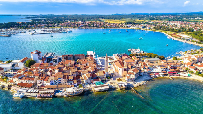 Dve osobe privedene nakon tuče u kojoj su povređeni slovenački turisti u Umagu