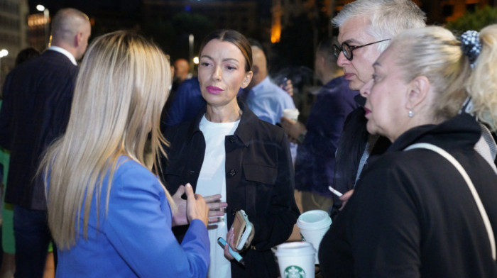 Mesarović sa građanima ispred Narodne skupštine: Nećemo odustati od sigurne budućnosti