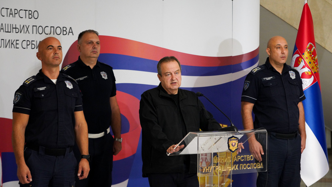 Dačić o incidentu u Novom Sadu: Policija onemogućena da pomogne dekanu, pripadnici interventne jedinice gurani i udarani