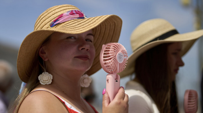 Nesnosne vrućine "idu na živce": Naučnici otkrili kako visoke temperature utiču na raspoloženje ljudi