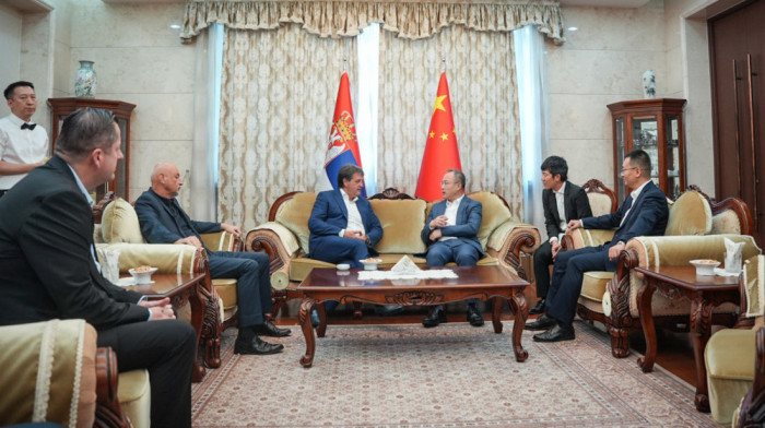 Ministar odbrane Gašić i ambasador Kine Li Ming o vojnoj saradnji i predstojećoj poseti Pekingu