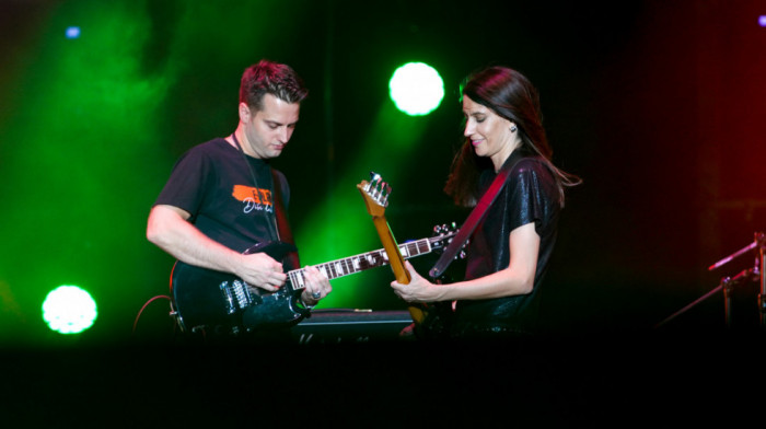Nastupom grupe "E-play” počeo muzički festival Beer fest na beogradskom Ušću