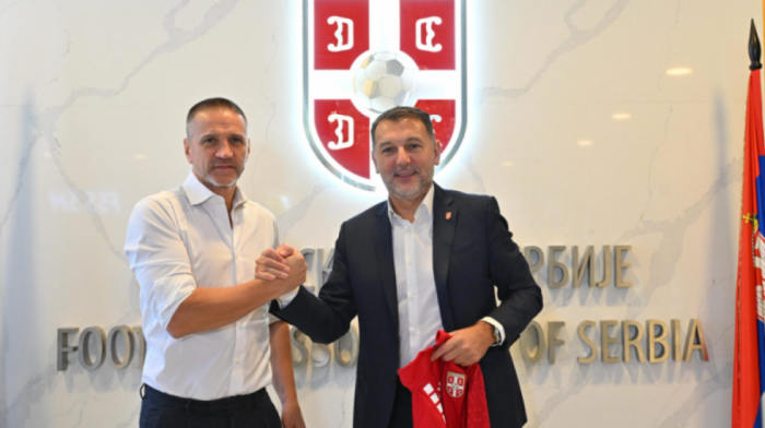 Počinje nova era mlade reprezentacije Srbije: Zoran Mirković zadužio opremu selektora