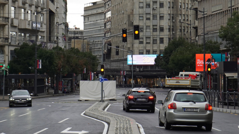 Vozačima se zbog kiše, susnežice i moguće poledice savetuje oprezna vožnja