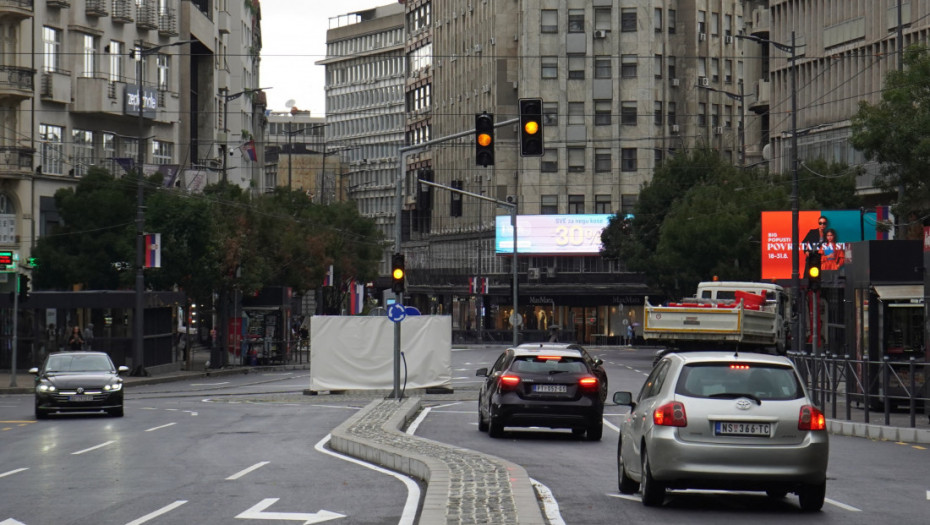 Vozačima se zbog kiše, susnežice i moguće poledice savetuje oprezna vožnja