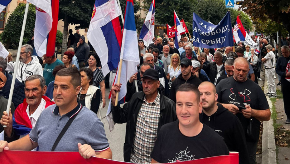Žandarmerija u Novom Sadu razdvojila učesnike skupova protiv blokada i tzv. zborova između Veternika i Futoga
