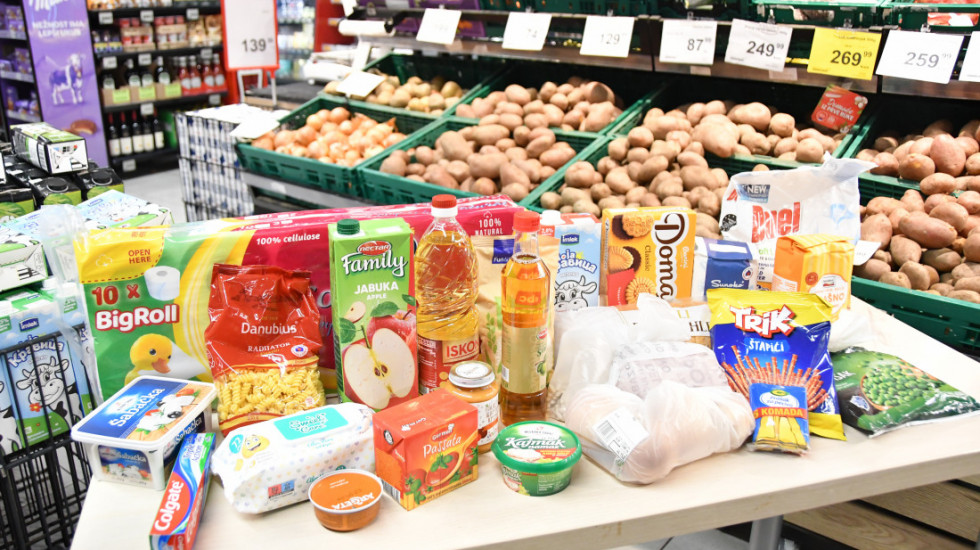 Za potrošačku korpu u avgustu trebalo 1,04 prosečne plate, za minimalnu pola plate