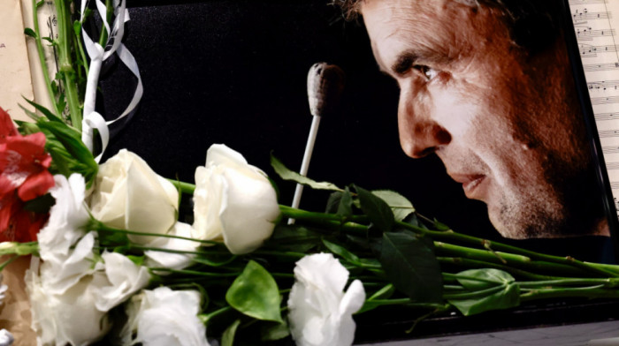 U Beogradskoj filharmoniji otvorena knjiga žalosti povodom smrti dirigenta Gabrijela Felca