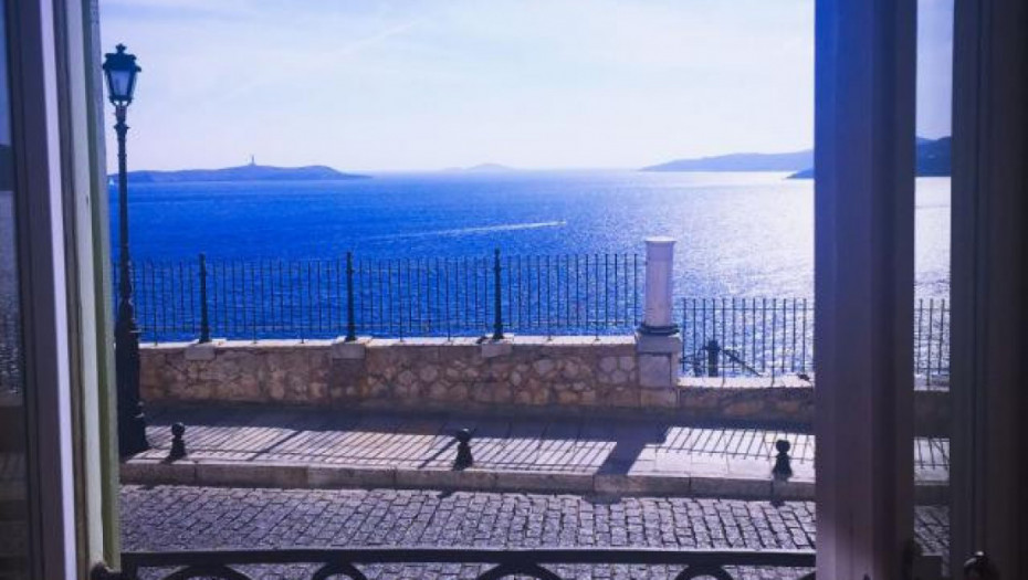 Zaboravite na skupi Mikonos: Upoznajte dragulj u srcu Kiklada gde su cene još uvek pristupačne