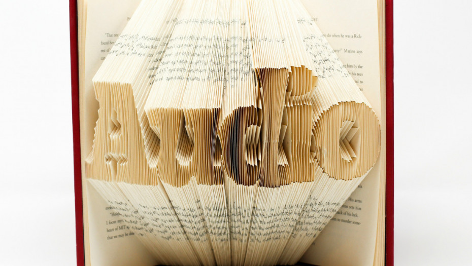 Članovima Biblioteke grada Beograda besplatno dostupna striming aplikacija sa audio knjigama na srpskom jeziku
