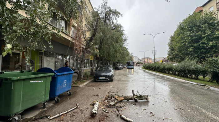 Upozorenje AMSS-a: Povećana opasnost od odrona zemlje i kamenja na deonicama kroz useke i kosine