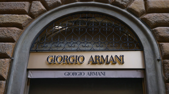 Modna kuća Đorđo Armani priprema prodaju 15 odsto akcijskog kapitala prema instrukcijama osnivača