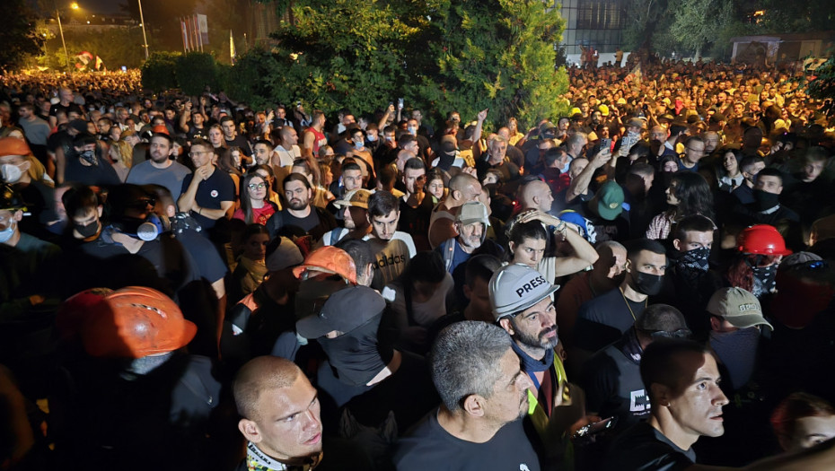 U Novom Sadu večeras održan miran protest građana i studenata pod sloganom "Slobodo, tu smo"