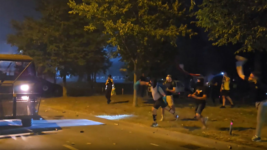 Sukobi na protestima u Novom Sadu: Napeta situacija trajala do ranih jutarnjih sati