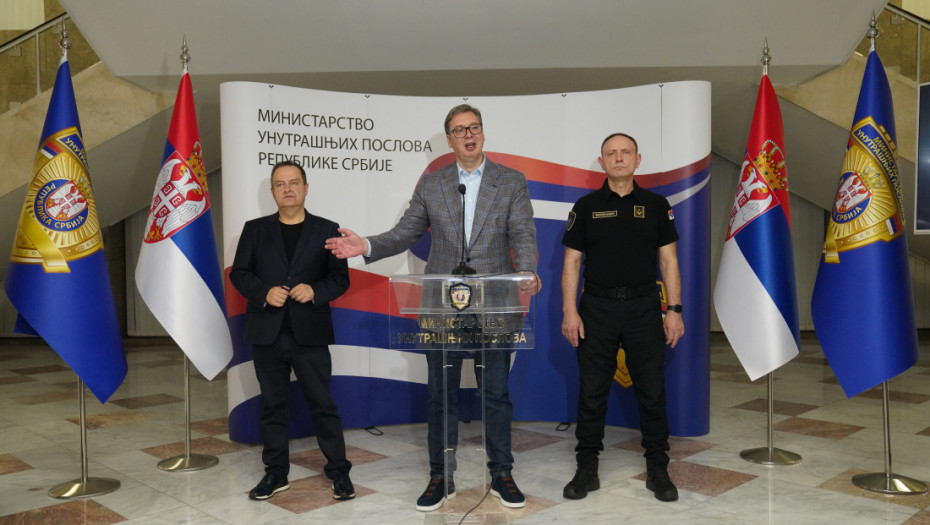 Vasiljević: Upozorili smo ih da ne nasrću na policiju, policija radi svoj posao