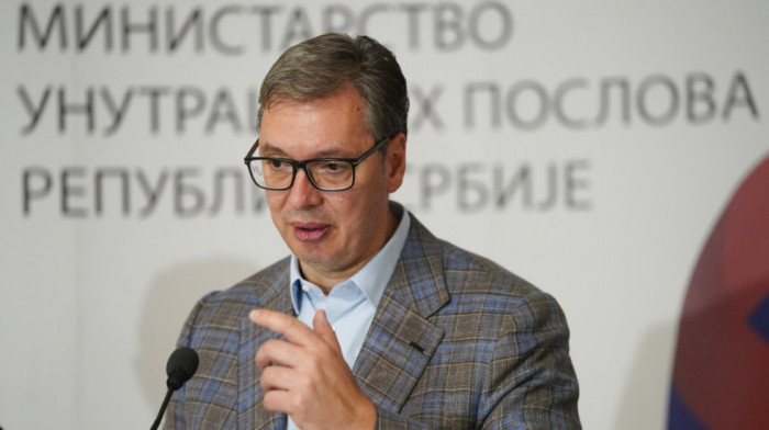 Vučić: U Novom Sadu povređeno 11 policajaca, uhapšeno više lica