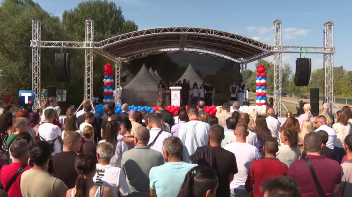 Premijer Macut na otvaranju manifestacije "Dani porodice" u Perlezu