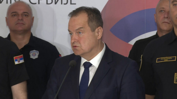 "Nisam bila u policiji": Devojka demantovala da je povređena u policiji, Dačić traži odgovornost za lažne optužbe