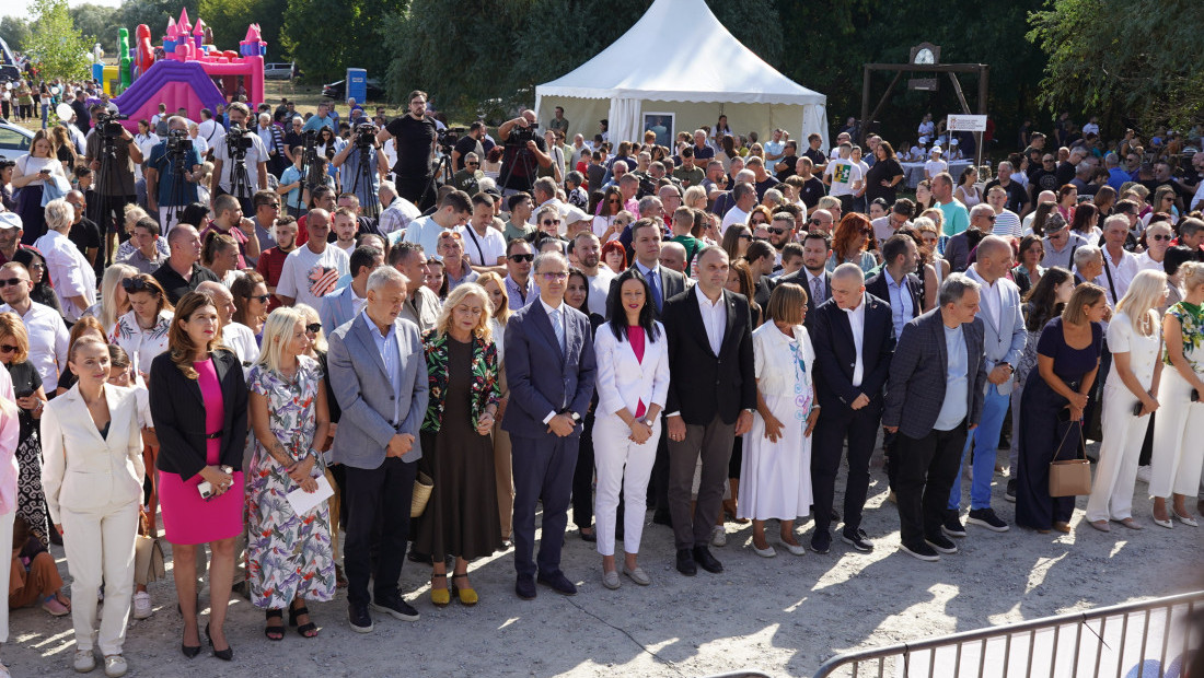 Premijer Macut na otvaranju manifestacije "Dani porodice" u Perlezu