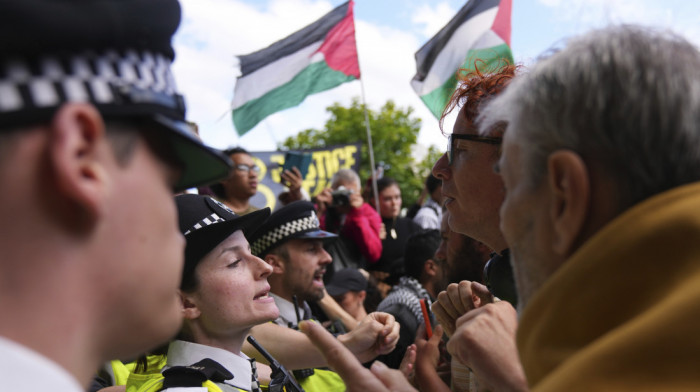 Skoro 900 ljudi uhapšeno na protestu protiv zabrane "Akcije za Palestinu" u Londonu