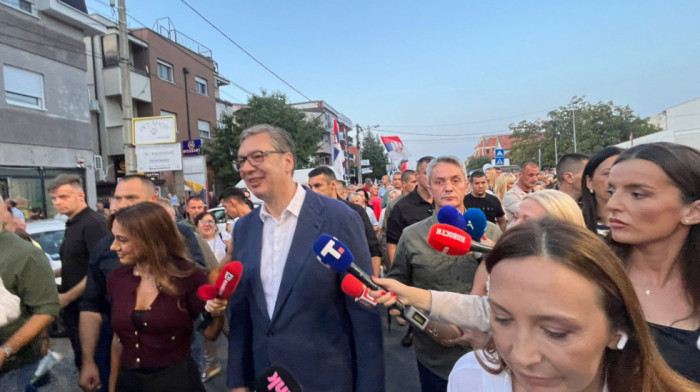 Vučić u Borči na skupu građana koji se protive blokadama: Ljudi hoće stabilnost i budućnost za svoju decu