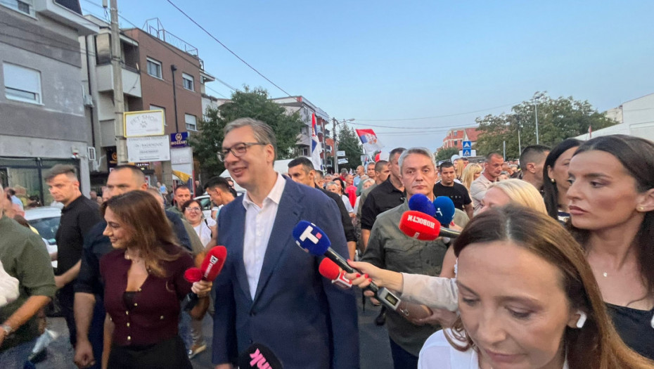 Vučić u Borči na skupu građana koji se protive blokadama: Ljudi hoće stabilnost i budućnost za svoju decu