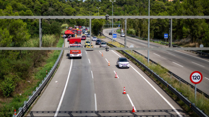 Autobus s 53 putnika sleteo sa autoputa kod Ljoret de Mara, devetoro povređenih, dvoje teško