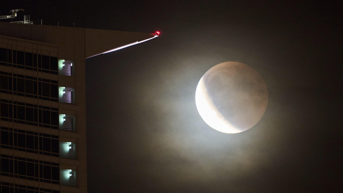 U sredu se očekuje najveći supermesec u godini: Evo kada će u Beogradu dostići svoj pun obim