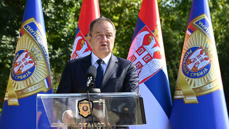 Dačić: MUP će se uvek truditi da podrži decu poginlih i stradalih policijskih službenika