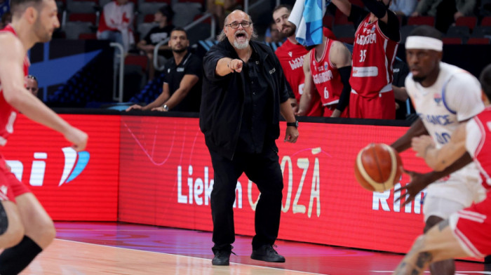 Još malo, pa nestalo mesta u Top 4: Srbima omiljeni, Džikić i Dončić žele u novu rundu Eurobasketa