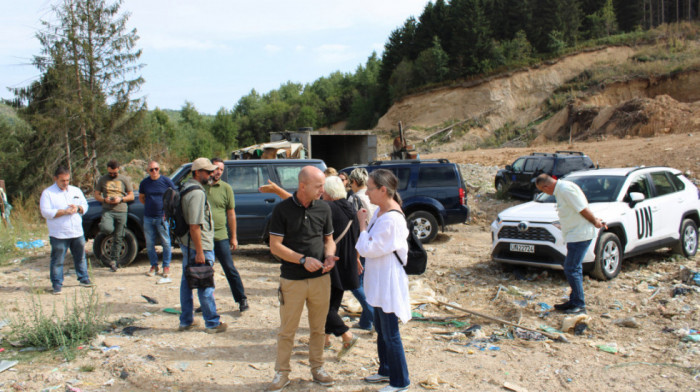 Pretraga terena kod Novog Pazara zbog sumnje da su tu posmrtni ostaci stradalih u sukobu na Kosovu i Metohiji