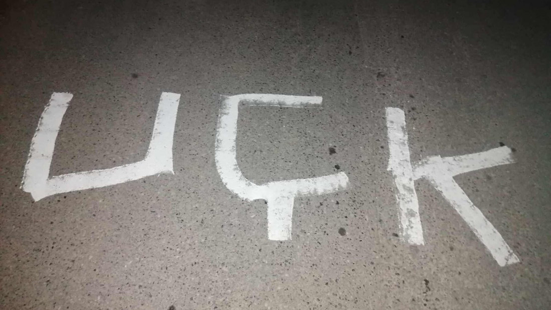 U selu Stanišor ispisani grafiti "UČK", Kancelarija za KiM: Otvorena provokacija