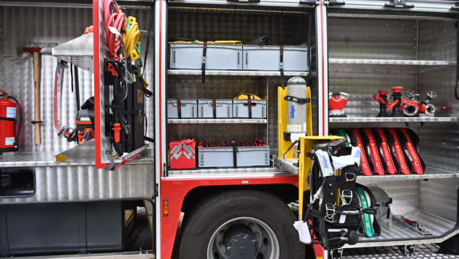 Ugašen požar u restoranu na Pančevačkom putu, sumnja se da je podmetnut