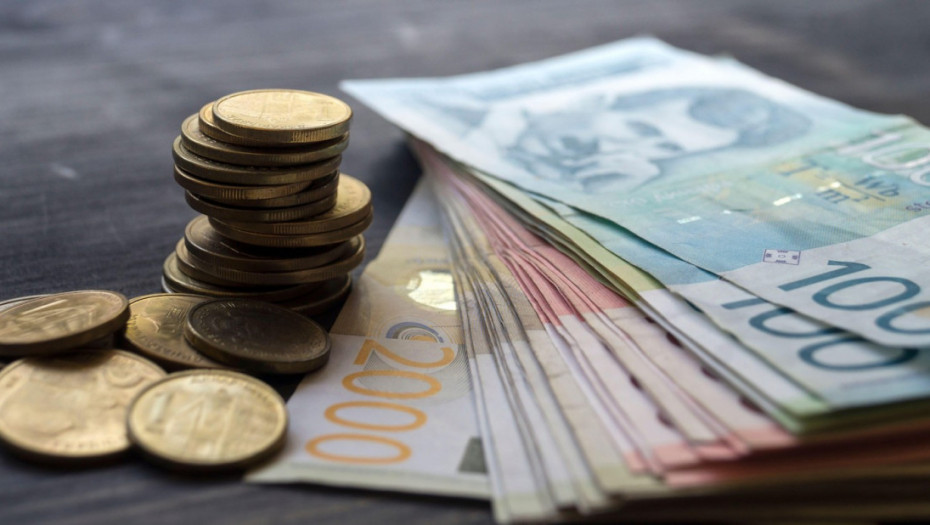 U julu prosečna plata u javnom sektoru veća nego kod privatnika