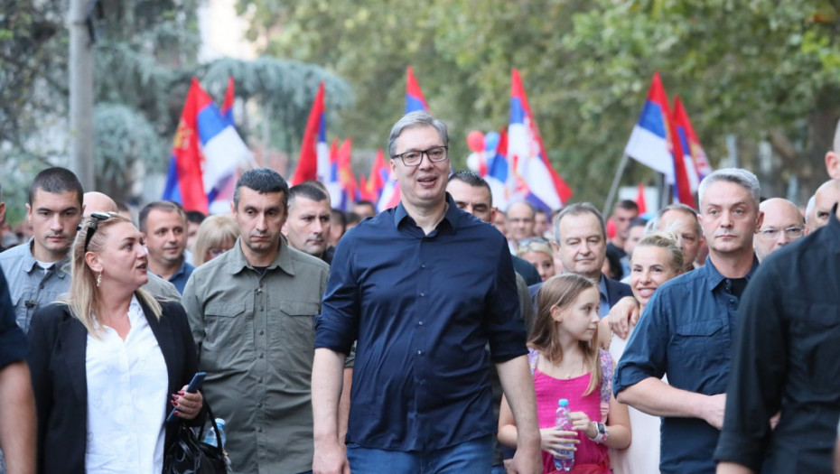 Vučić na Voždovcu: Ljudi samo hoće da žive normalno, propala je obojena revolucija