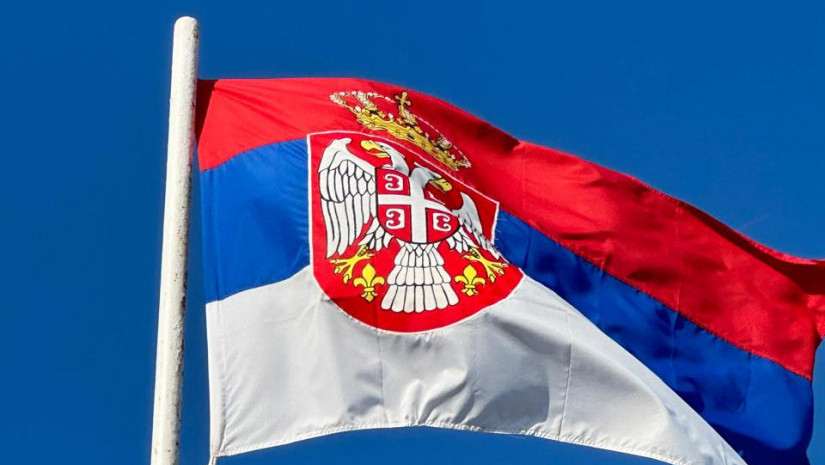 Na mostu Bratoljub preko reke Drine spojene zastave Srpske i Srbije