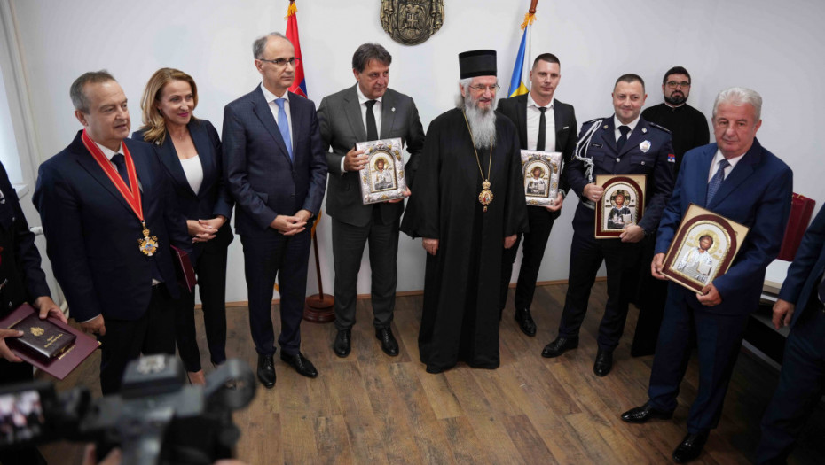Dačić odlikovan Ordenom svetih novomučenika kragujevačkih prvog stepena