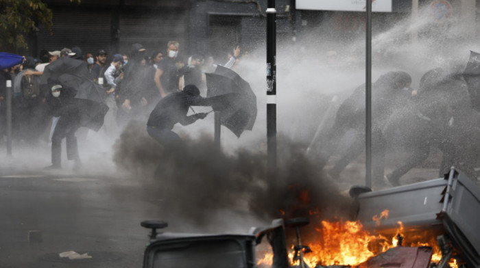 Policija razbila studentsku blokadu kod škole u Renu: Više od 50 demonstranata uhapšeno u Francuskoj