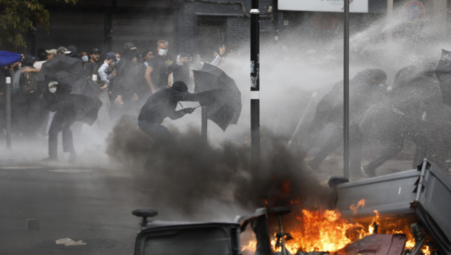 Policija razbila studentsku blokadu kod škole u Renu: Više od 50 demonstranata uhapšeno u Francuskoj