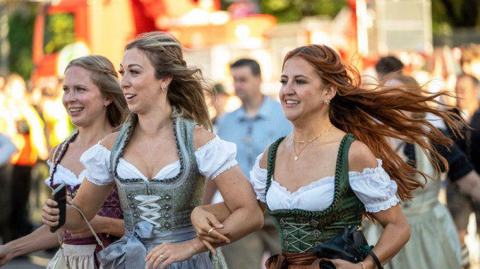 Dojče vele: Oktoberfest 2025 počinje danas uz rekordne cene piva i veliki broj posetilaca