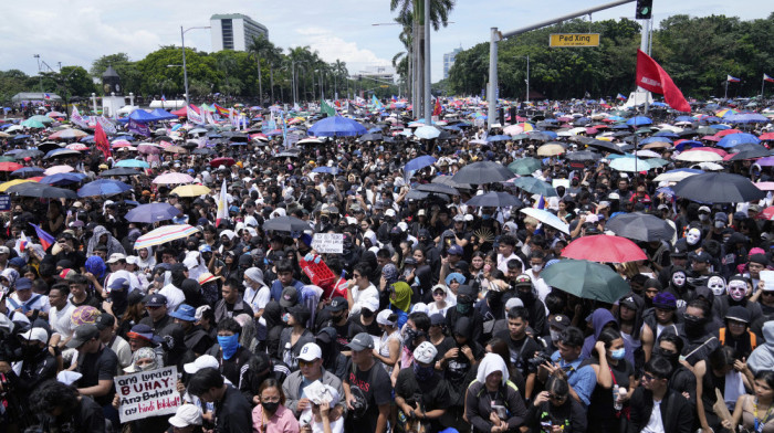 Filipinci protestuju protiv korupcije: Političari krali novac namenjen za zaštitu od poplava?