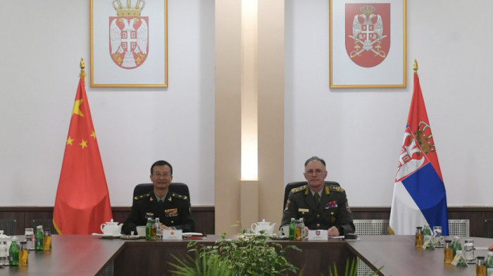 Načelnik Generalštaba Mojsilović sa delegacijom NR Kine: Vojna parada u fokusu (FOTO)