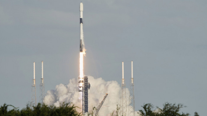 Raketa Falkon 9 kompanije SpejsEks lansirala u orbitu 28 satelita Starlink