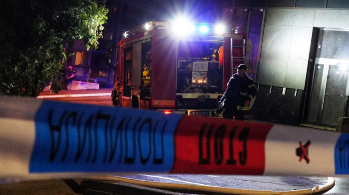 Ugašen požar u soliteru na Konjarniku: Jedna osoba prevezena na VMA jer se nagutala dima