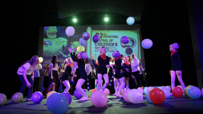 Uručenjem nagrada "Mali princ" Feng Li i Zdravku Mićanoviću otvoren 32. Međunarodni festival pozorišta za decu Subotica