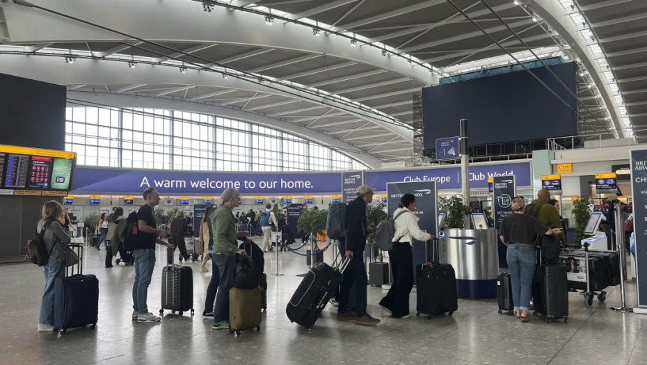 Na aerodoromu Hitrou u Londonu većina letova danas funkcioniše normalno