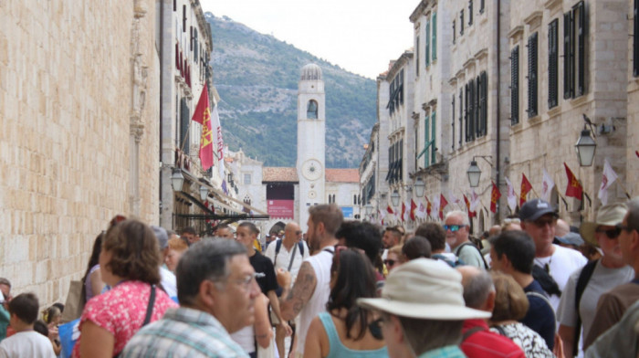 Šta je set-jetting? Filmske lokacije pod opsadom turista, svi "strahuju" od nove sezone Belog lotusa