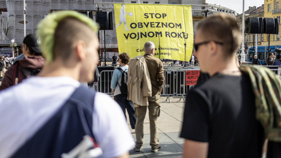 Protest protiv obaveznog vojnog roka u Zagrebu: "Nismo topovsko meso"