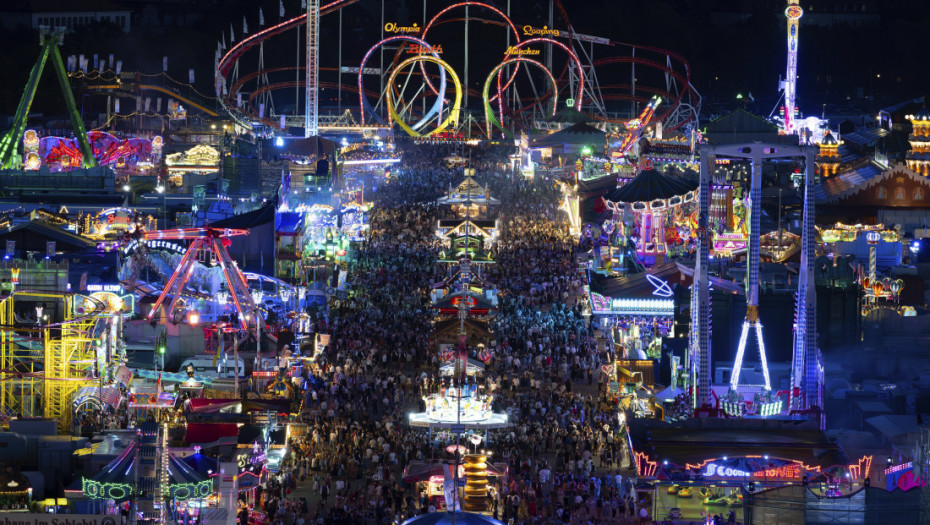 "Ne dolazite": Policija privremeno zatvorila Oktoberfest zbog prevelike gužve