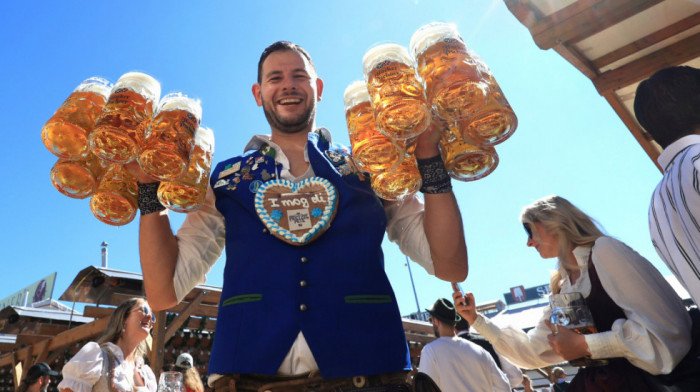 Minhen spreman za Oktoberfest: Nikad skuplje pivo, bavarske nošnje i snimanje serije za Netflix